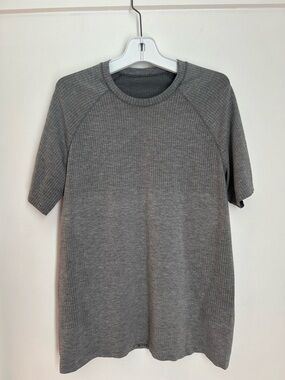 Lululemon Metal Vent Tech Short Sleeve Shirt Size Large